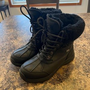 UGG Adirondack III snow leopard winter boots sz 6.5